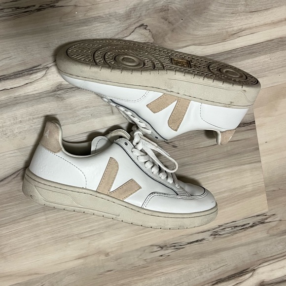 Veja sneakers - Picture 3 of 3